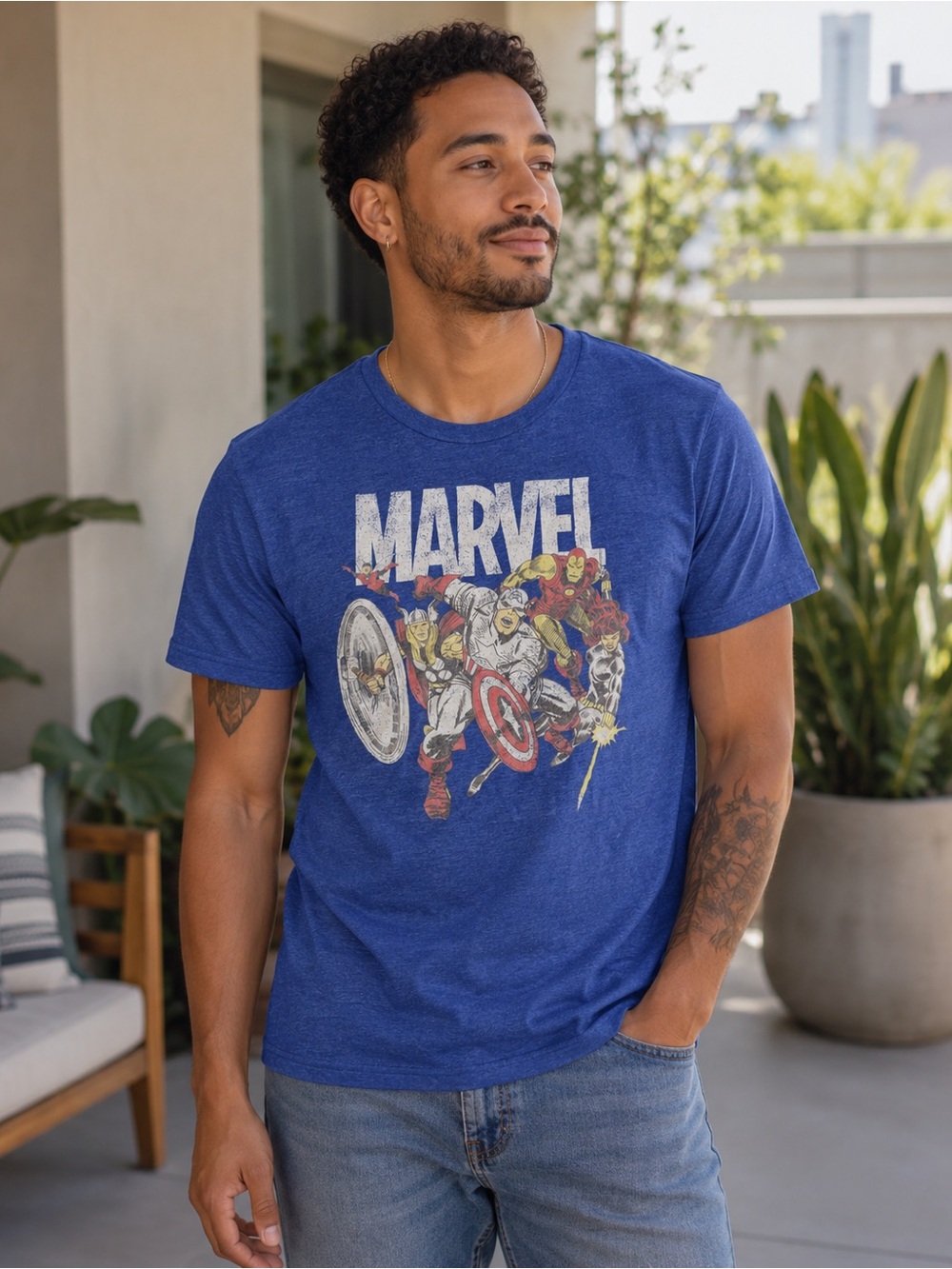 Marvel Avengers Graphic Tee | Men’s XL Royal Blue